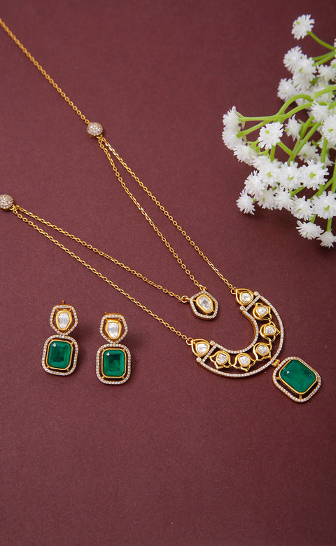 Designer Gold Plated Royal Kundan Pendant Set (D1228)