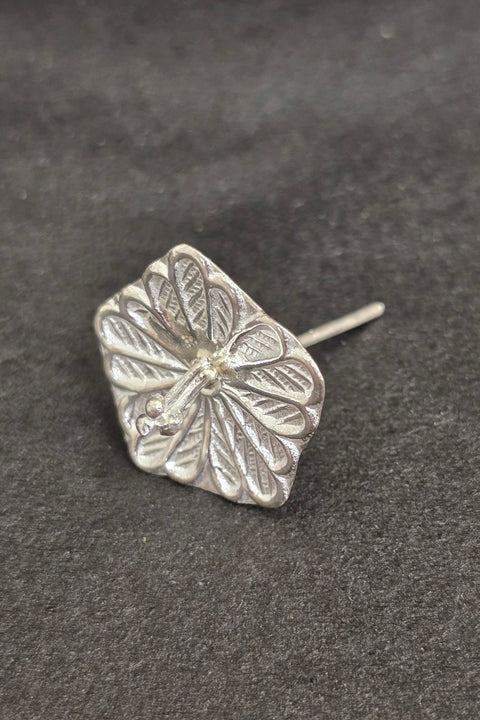 Exquisite 925 Silver Flowers Ideal for Temple & Home Pooja (D8)