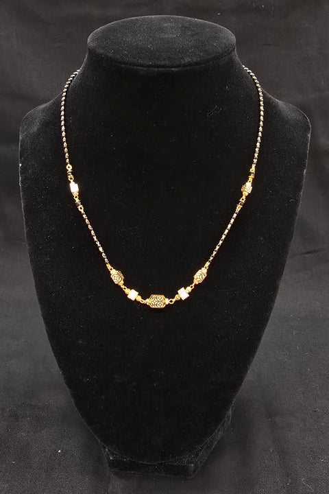 Elegant 22 KT Gold Designer Chain (D151)