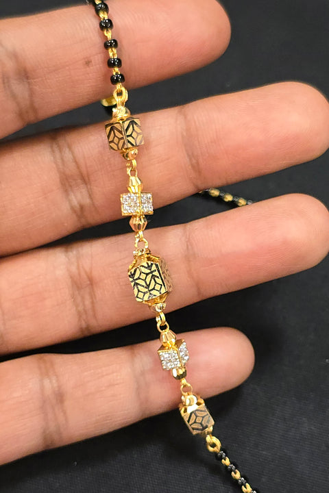 Elegant 22 KT Gold Designer Chain (D151)