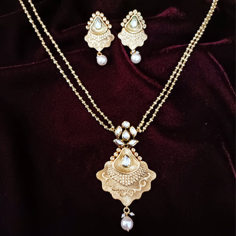 Designer Gold Plated Royal Kundan Pendant Set (D241)