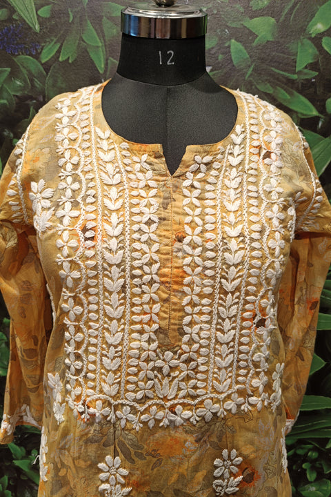 Lucknowi Chikankari kurti