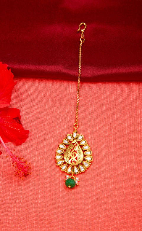 Refined Gold Plated Royal Kundan & Bead Maangtikka (D125)