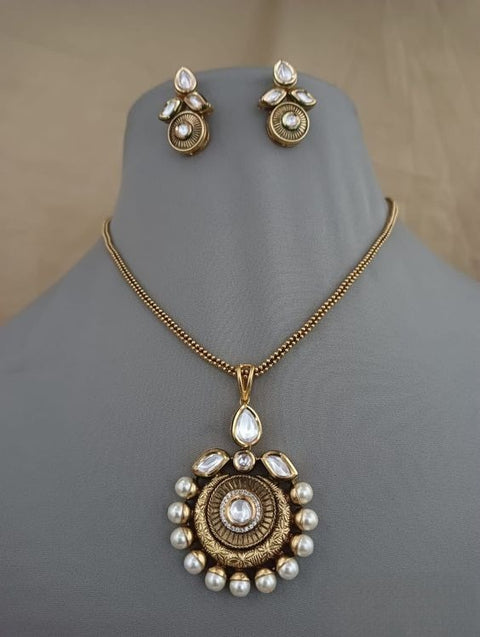 Gold Plated Kundan Pearl Pendant set (D146)