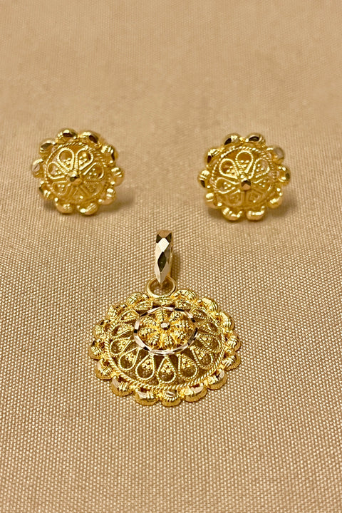 22 KT Gold Traditional Round Pendant Set (D120)