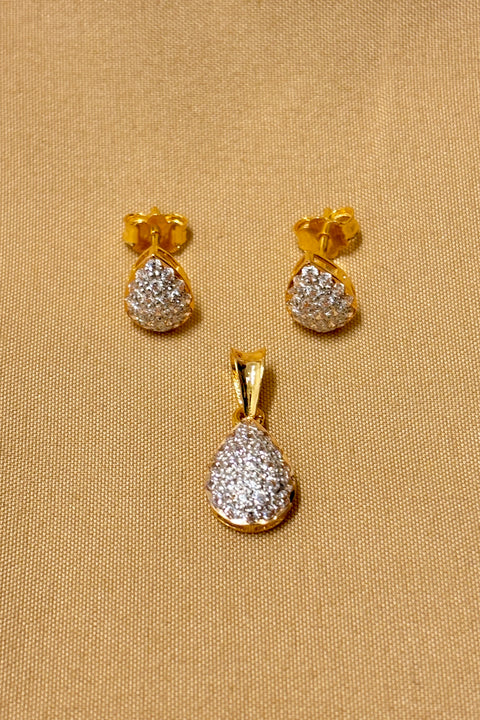 22 KT Gold Designer White Diamond Pendant Set (D62)