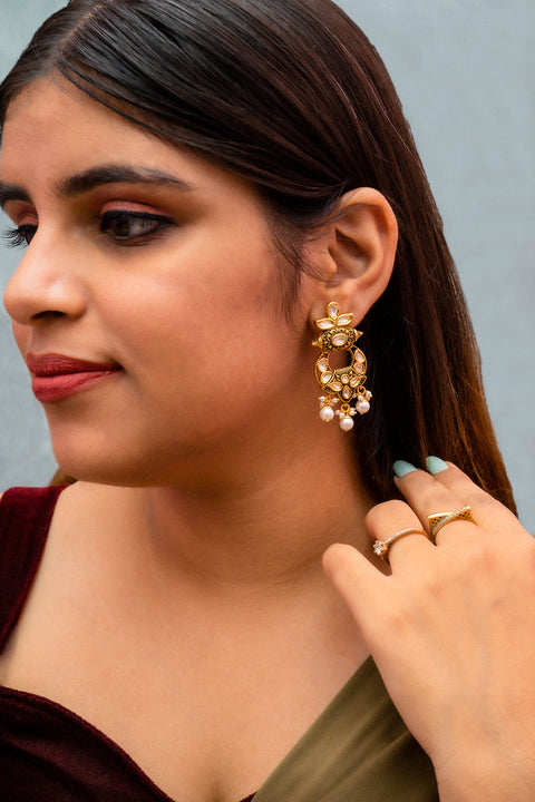 Gold Plated Beautifully Royal Kundan Beaded Earrings (E769)