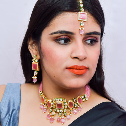 Designer Gold Plated Royal Kundan With Green Color Necklace & Earrings (D612)