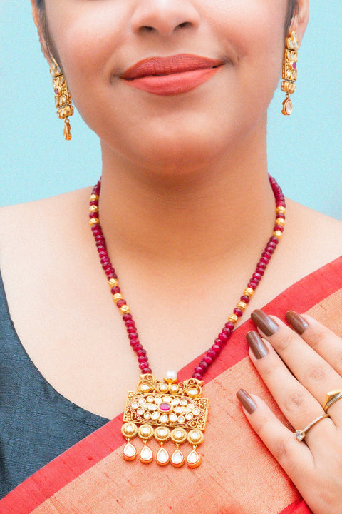 Designer Gold Plated Royal Kundan Pendant Set (D871)