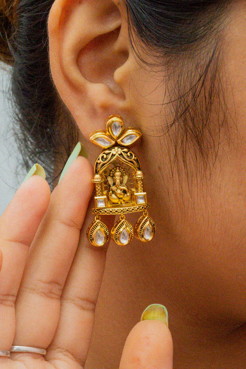Designer Gold Plated Royal Kundan Pendant Set