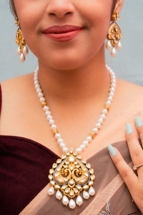 Designer Gold Plated Royal Beaded Kundan Pendant Set