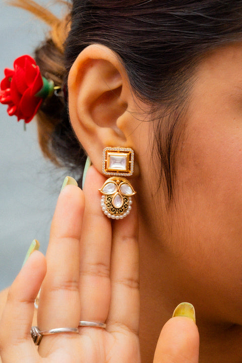 Designer Gold Plated Kundan Necklace With Earrings & Maangtikka