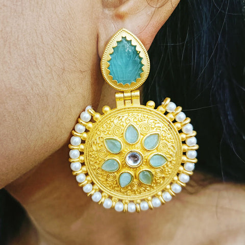 Beautifully Designed Traditional Amrapali Earrings