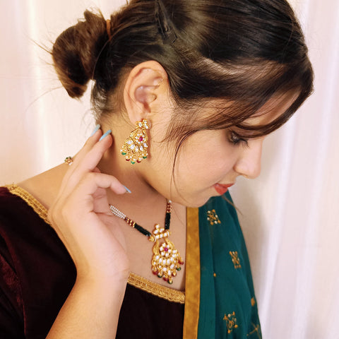 Designer Gold Plated Royal Kundan & Beaded Pendant Set (D423)