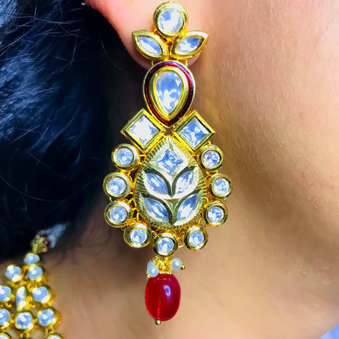 Designer Bridal Gold Plated Royal Kundan Necklace With Earrings & Mangtikka