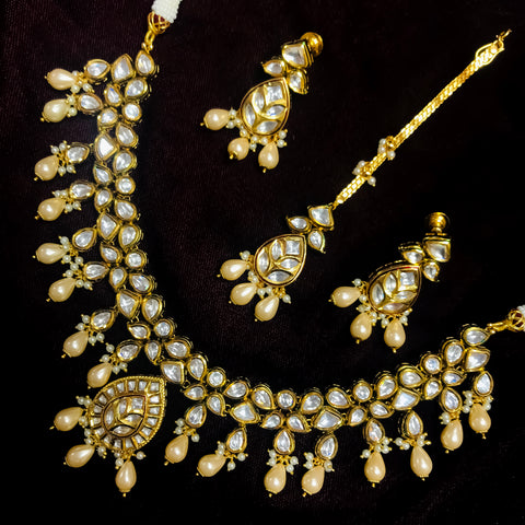 Designer Gold Plated Royal Kundan Necklace with Earrings & Mangtikka