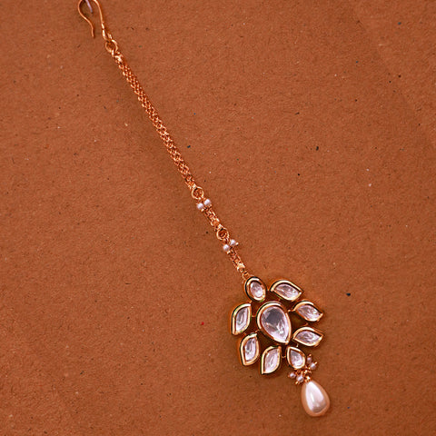 Designer Gold Plated Royal Kundan White Color Maangtikka (D47-W)
