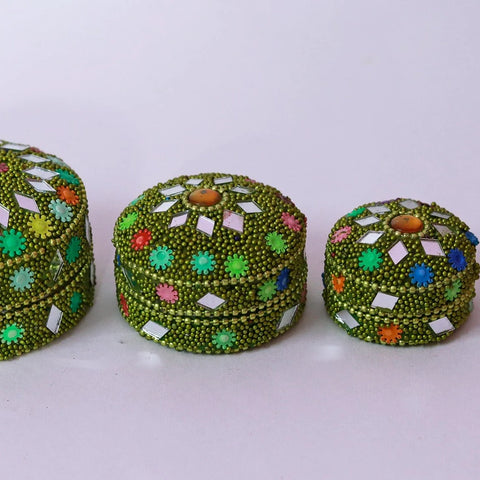 Decorative Kumkum Boxes With Mirror & Stonework Handcraft Gifting Sindoor Moti Dibbi/Kumkum Box Gift Fancy Decorative with Small, Medium & Large Sizes