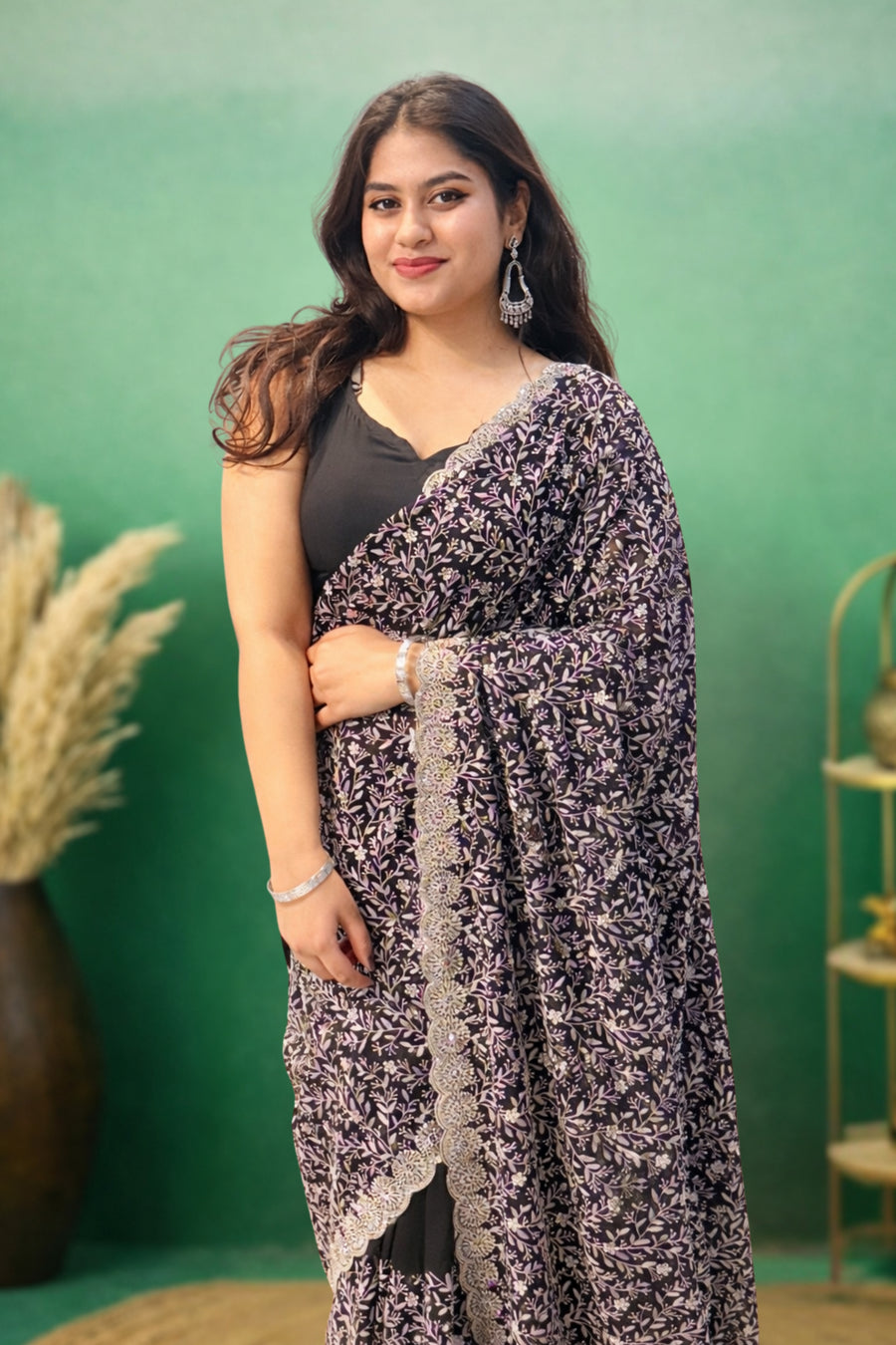 Black & White Georgette Saree – Thread Stone Work Designer Saree (D943)