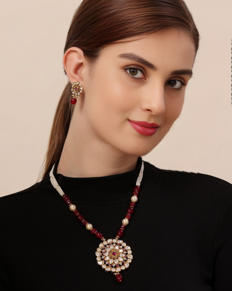 Designer Gold Plated Royal Kundan Pendant Set (D553)