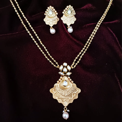 Designer Gold Plated Royal Kundan Pendant Set (D242)