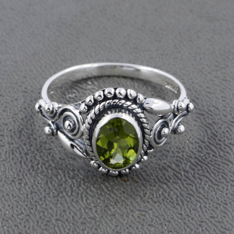 925 Sterling Silver Peridot Gemstone Ring (D36) - PAAIE