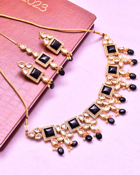 Designer Gold Plated Royal Kundan Black Color Necklace & Earrings (D636)