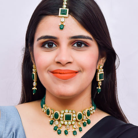 Designer Gold Plated Royal Kundan With Green Color Necklace & Earrings (D612)