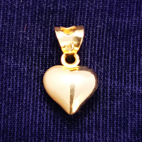 22 KT Gold Unisex Loving Heart Pendant (D16) - PAAIE