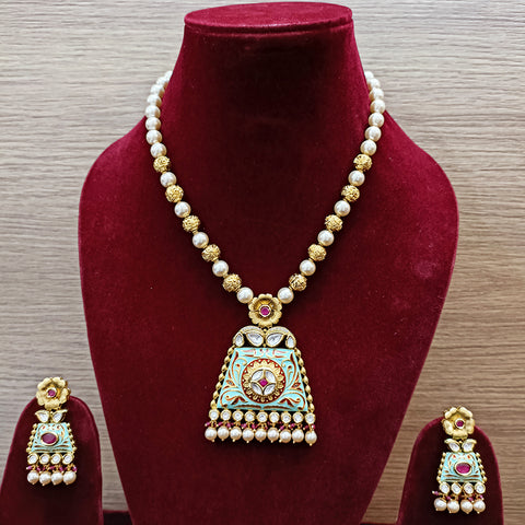 Designer Gold Plated Royal Kundan White Pendant Set (D331)