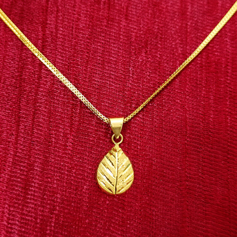 22 KT Gold Unisex Leaf Pendant with Earring (D33)