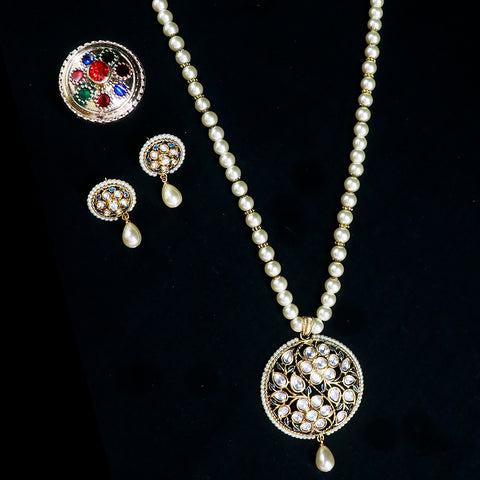 Designer Gold Plated Royal Kundan Pendant Set (D542)