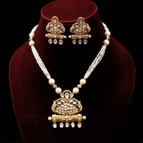 Designer Gold Plated Royal Kundan Pendant Set (D552)
