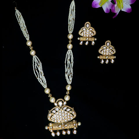 Designer Gold Plated Royal Kundan Pendant Set (D552)