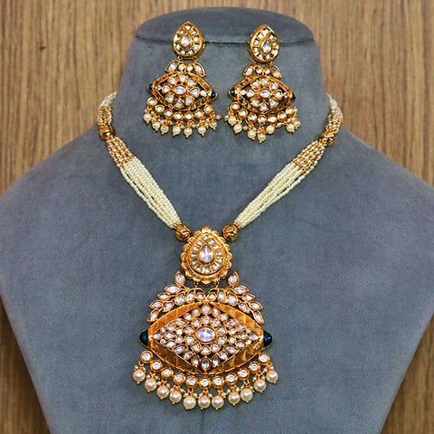 Designer Gold Plated Royal Kundan Pendant Set (D584)