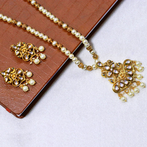 Designer Gold Plated Royal Kundan Pendant Set (D586)